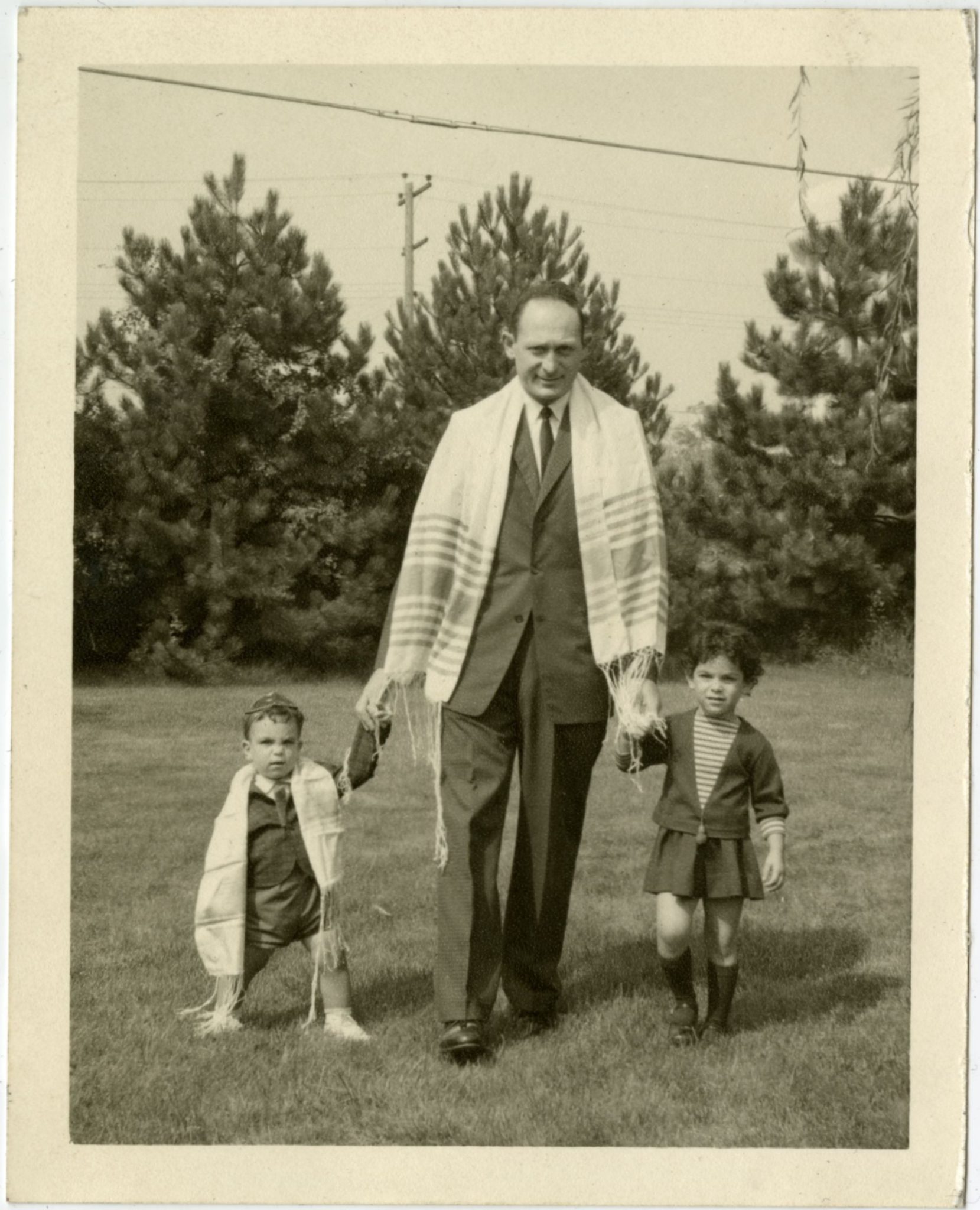 Percy Skuy with his children