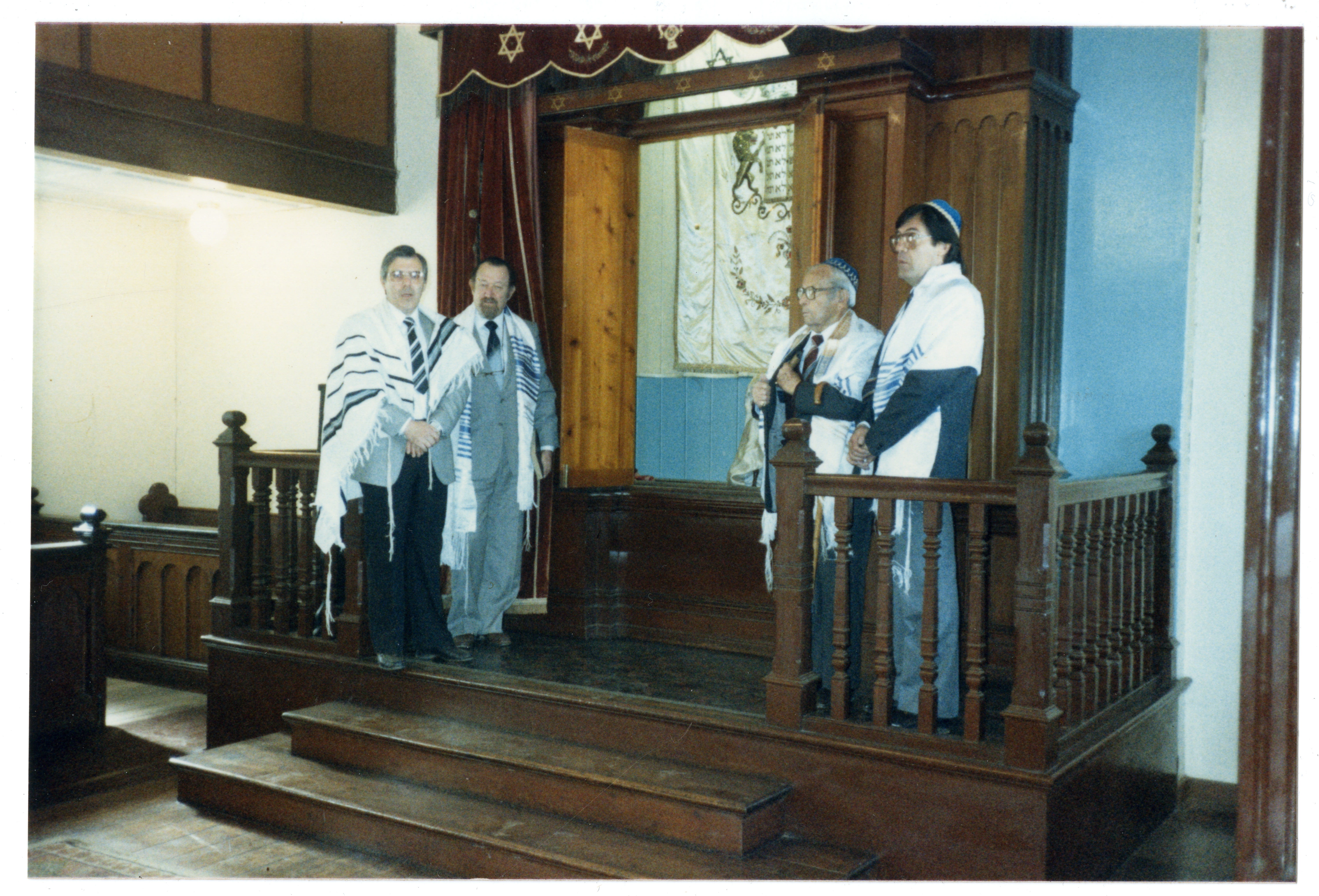 Max Skuy at the closing of the synagogue in Vryheid
